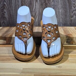 Clarks Mimmey Anne Tan Leather Laser Cut Thong Wedge Sandals 8M Boho Cork Heel